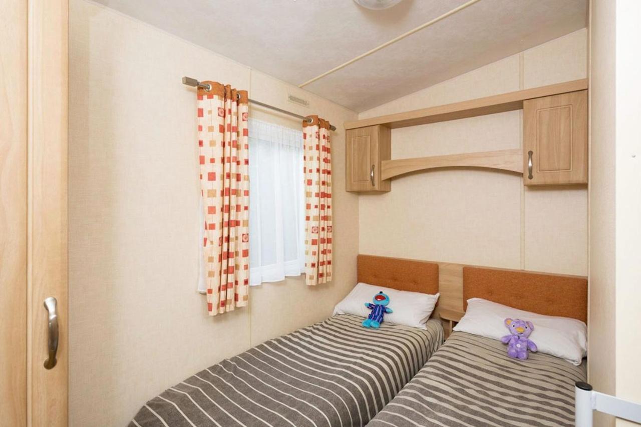 Whitecliff Bay Holiday Park Бембридж Екстериор снимка