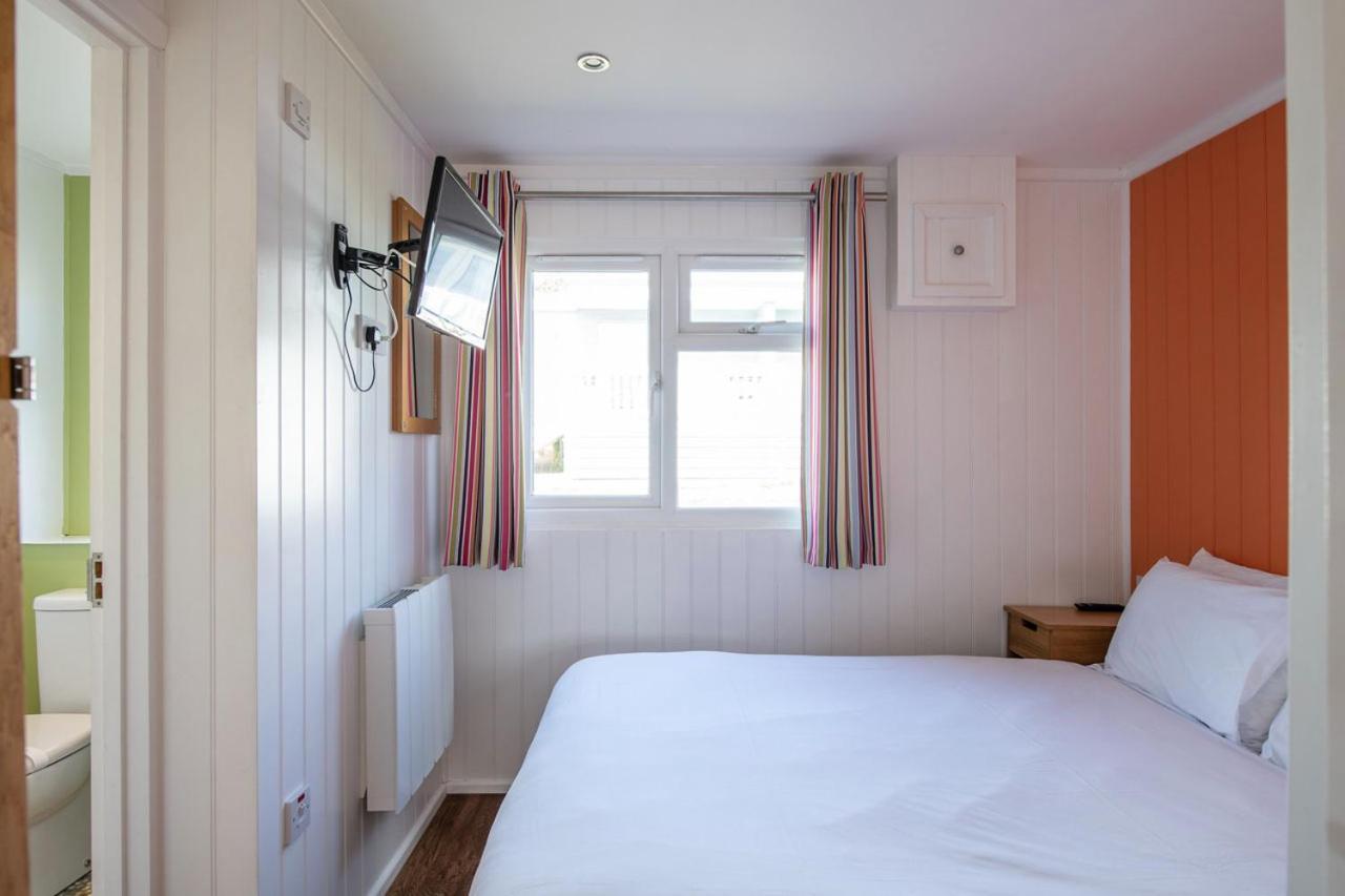 Whitecliff Bay Holiday Park Бембридж Екстериор снимка