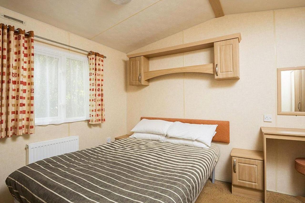 Whitecliff Bay Holiday Park Бембридж Екстериор снимка