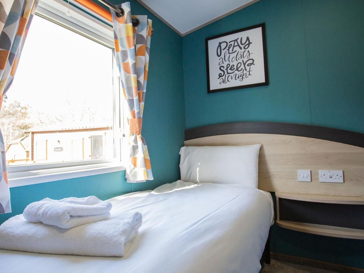 Whitecliff Bay Holiday Park Бембридж Екстериор снимка