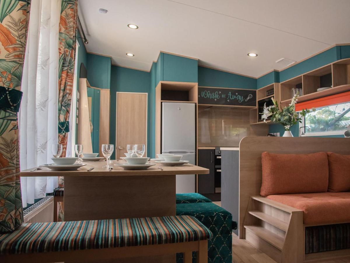 Whitecliff Bay Holiday Park Бембридж Екстериор снимка