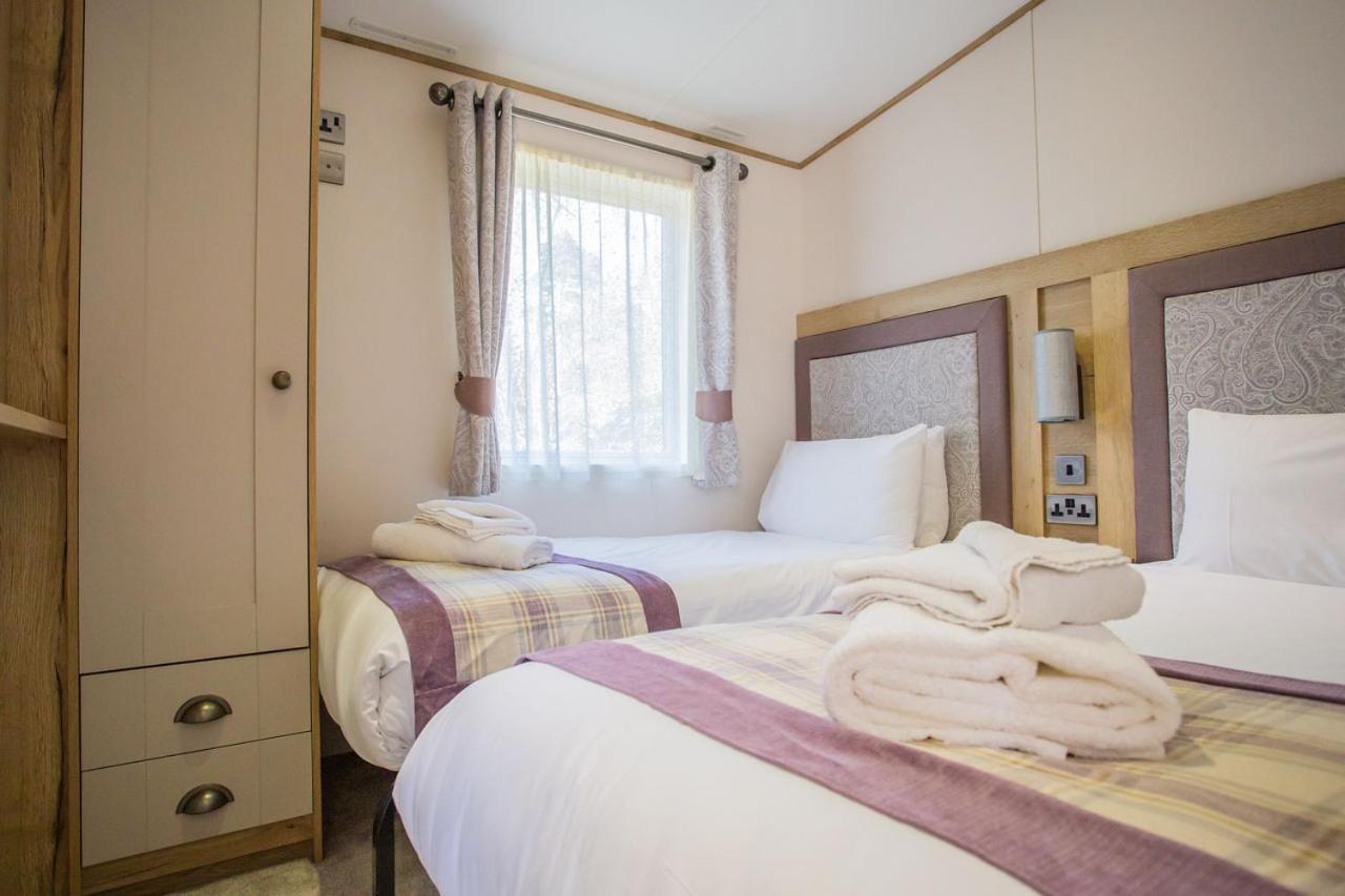 Whitecliff Bay Holiday Park Бембридж Екстериор снимка
