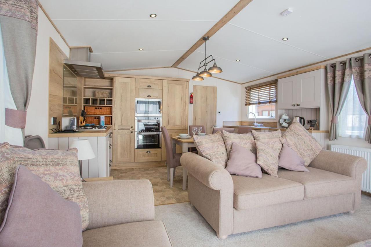 Whitecliff Bay Holiday Park Бембридж Екстериор снимка