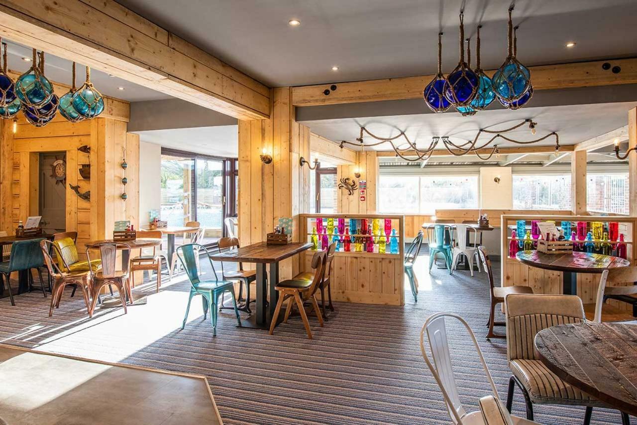 Whitecliff Bay Holiday Park Бембридж Екстериор снимка