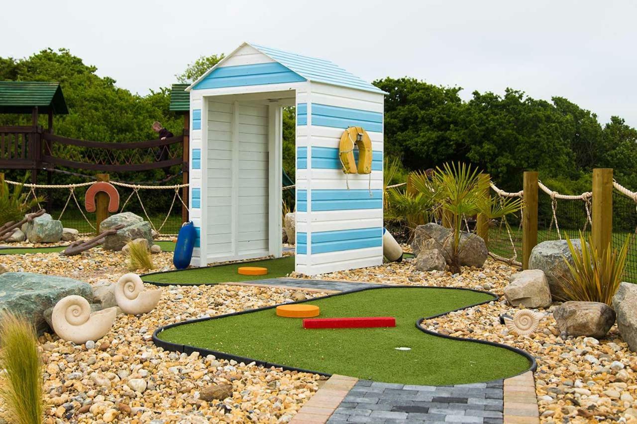 Whitecliff Bay Holiday Park Бембридж Екстериор снимка