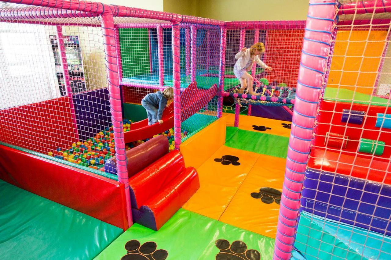 Whitecliff Bay Holiday Park Бембридж Екстериор снимка