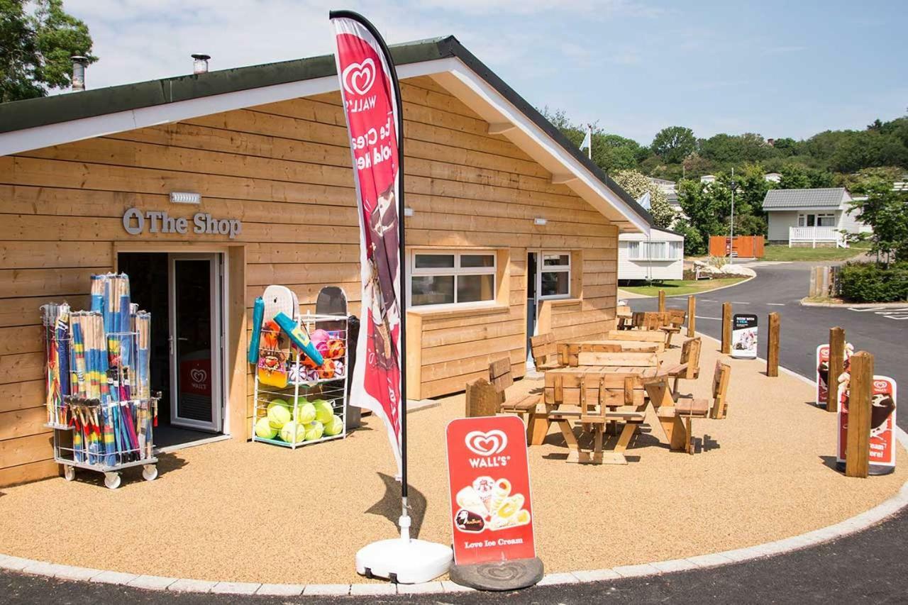 Whitecliff Bay Holiday Park Бембридж Екстериор снимка
