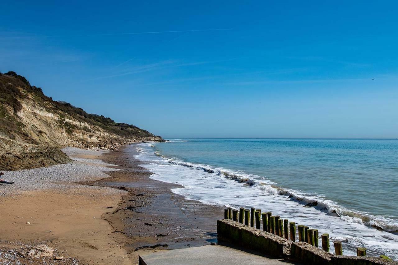 Whitecliff Bay Holiday Park Бембридж Екстериор снимка