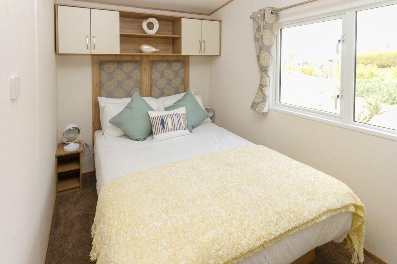 Whitecliff Bay Holiday Park Бембридж Екстериор снимка